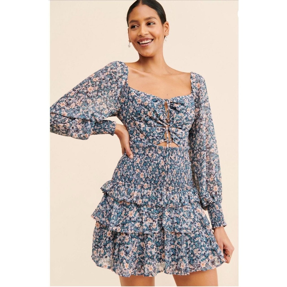 ASTR The Label Dress Womens Small Blue Peach Mini Floral Long Sleeves Ruffle Hem